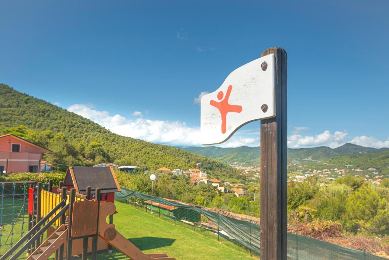 Villino Garden & Pool Otel Marina dʼMarina dʼAndora Dış mekan fotoğraf