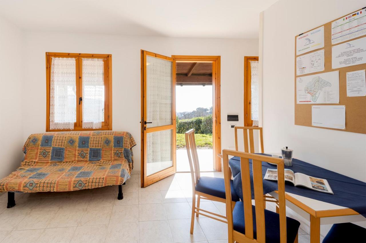 Villino Garden & Pool Otel Marina dʼMarina dʼAndora Dış mekan fotoğraf