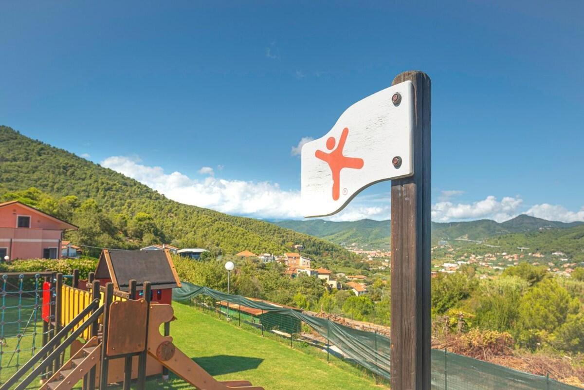 Villino Garden & Pool Otel Marina dʼMarina dʼAndora Dış mekan fotoğraf